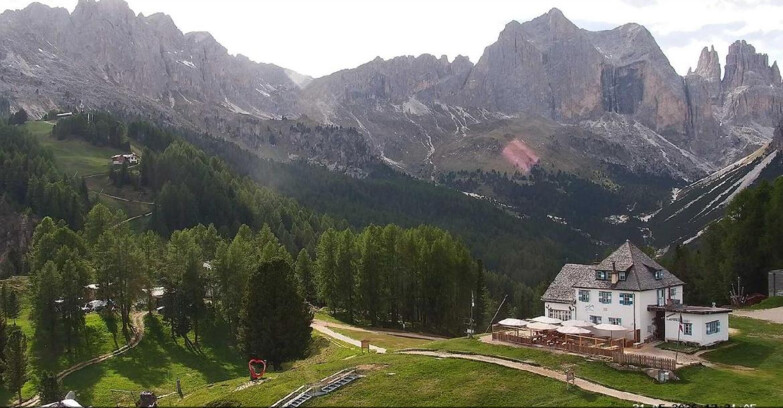 Webcam Vigo di Fassa-Pera-Ciampedìe - Vigo - Roda de Vael -Dolomiti di Fassa