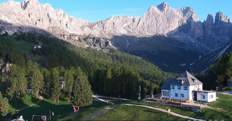 Webcam Vigo di Fassa-Pera-Ciampedìe - Vigo - Roda de Vael -Dolomiti di Fassa