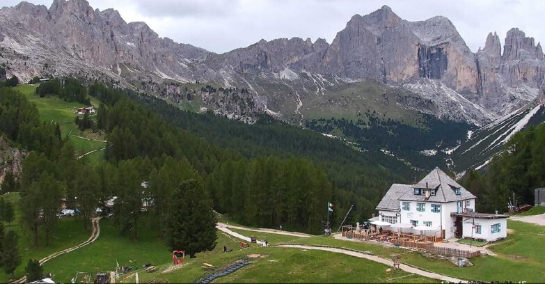 Webcam Vigo di Fassa-Pera-Ciampedìe - Vigo - Roda de Vael -Dolomiti di Fassa