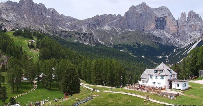 Webcam Vigo di Fassa-Pera-Ciampedìe - Vigo - Roda de Vael -Dolomiti di Fassa