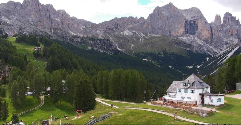 Webcam Vigo di Fassa-Pera-Ciampedìe - Vigo - Roda de Vael -Dolomiti di Fassa
