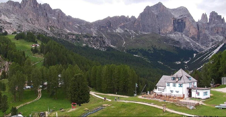Webcam Vigo di Fassa-Pera-Ciampedìe - Vigo - Roda de Vael -Dolomiti di Fassa
