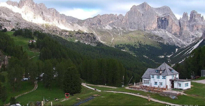 Webcam Vigo di Fassa-Pera-Ciampedìe - Vigo - Roda de Vael -Dolomiti di Fassa