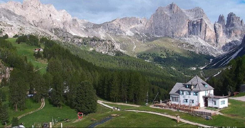 Webcam Vigo di Fassa-Pera-Ciampedìe - Vigo - Roda de Vael -Dolomiti di Fassa