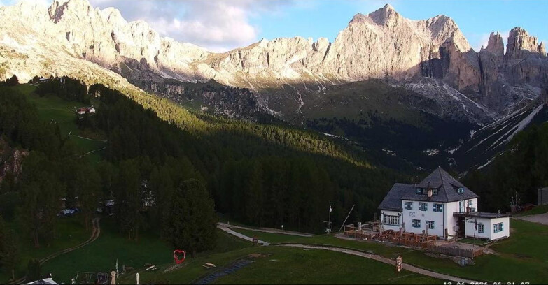 Webcam Vigo di Fassa-Pera-Ciampedìe - Vigo - Roda de Vael