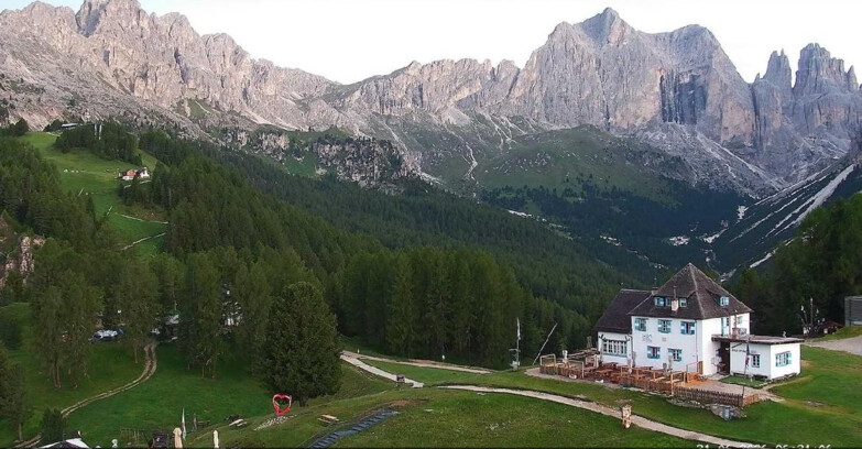 Webcam Vigo di Fassa-Pera-Ciampedìe - Vigo - Roda de Vael