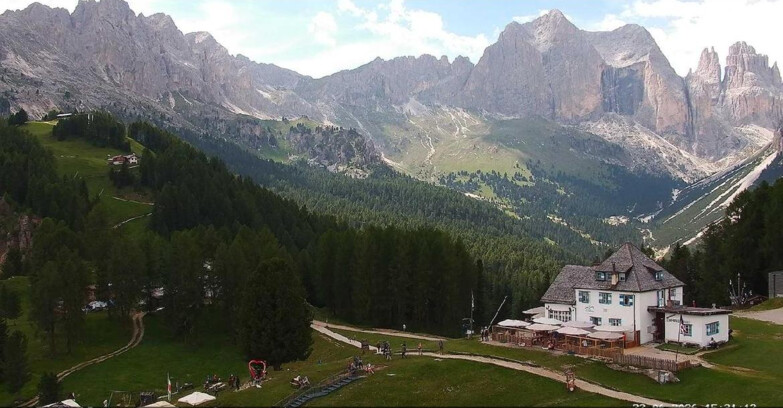Webcam Vigo di Fassa-Pera-Ciampedìe - Vigo - Roda de Vael -Dolomiti di Fassa