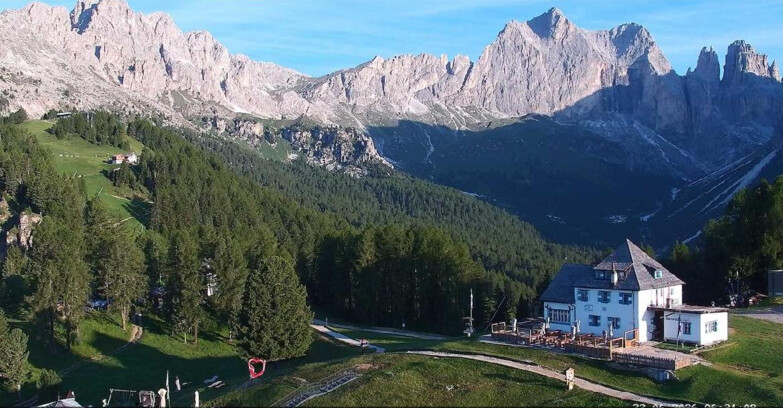 Webcam Vigo di Fassa-Pera-Ciampedìe - Vigo - Roda de Vael -Dolomiti di Fassa