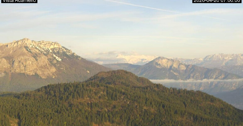 Webcam Лавароне  - View on Ghiacciaio Adamello