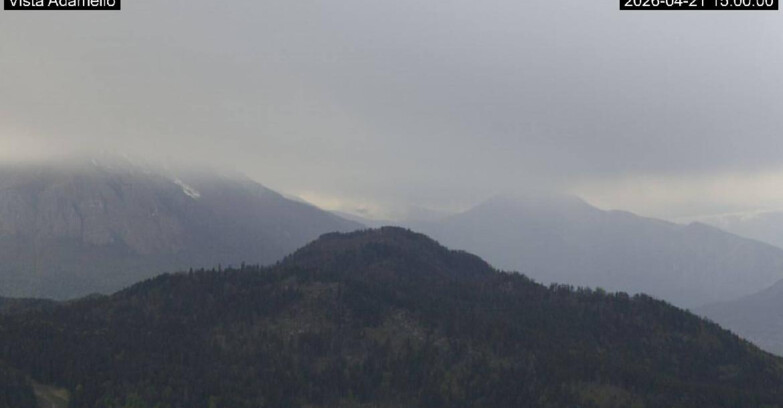 Webcam Ski Area Lavarone  - View on Ghiacciaio Adamello 