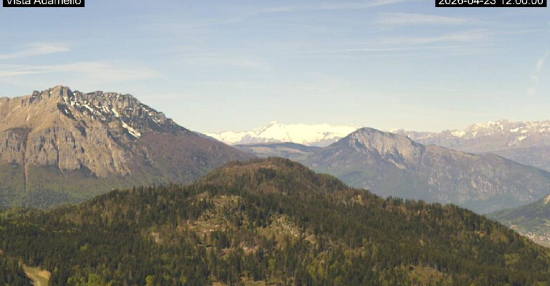 Webcam Ski area Lavarone - Vista su ghiacciaio Adamello