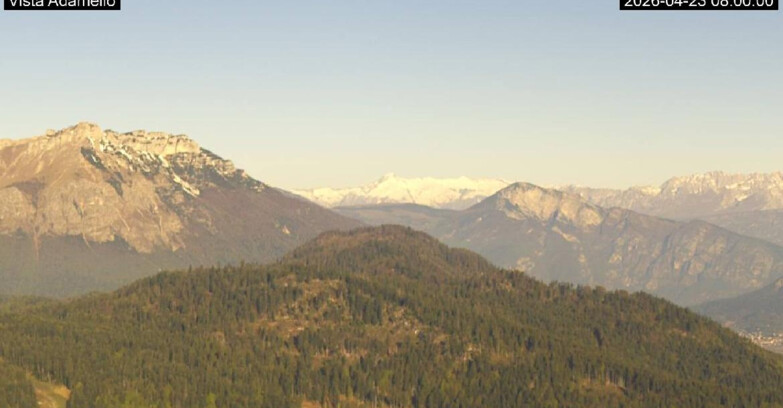 Webcam Ski area Lavarone - Vista su ghiacciaio Adamello