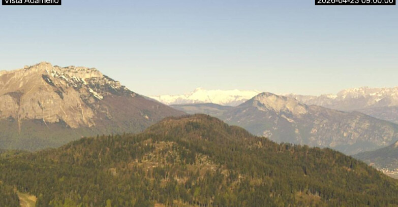 Webcam Ski area Lavarone - Vista su ghiacciaio Adamello