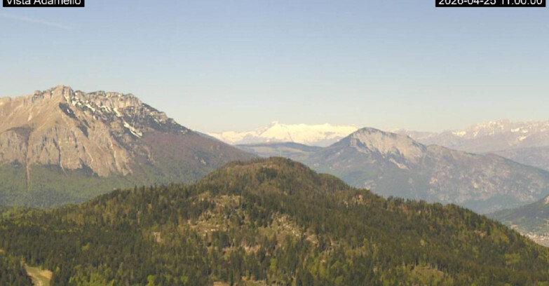 Webcam Lavarone - View on Ghiacciaio Adamello