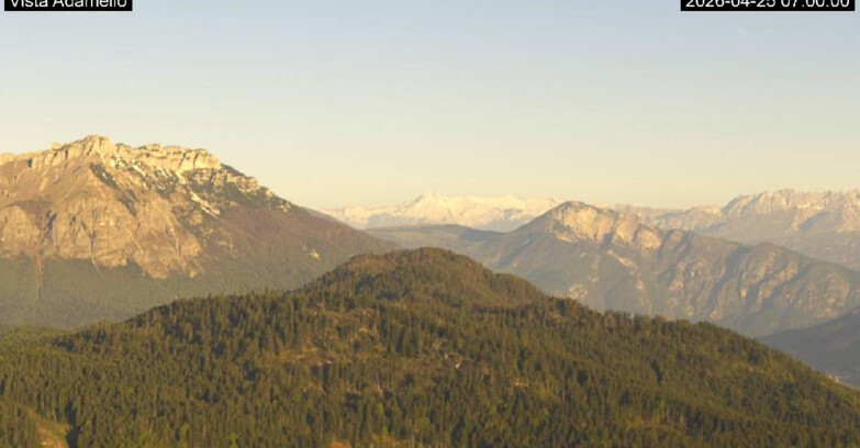 Webcam Lavarone - View on Ghiacciaio Adamello