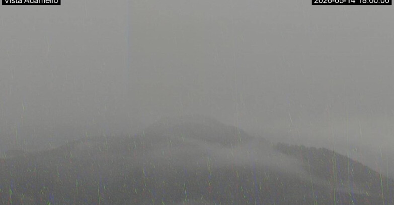 Webcam Ski Area Lavarone  - View on Ghiacciaio Adamello 