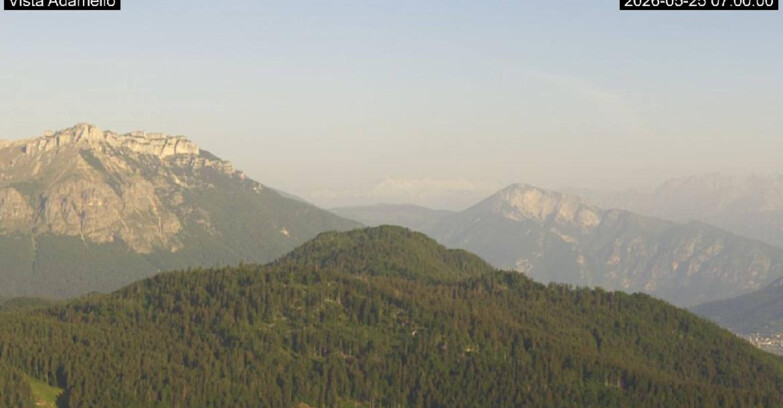 Webcam Lavarone - View on Ghiacciaio Adamello