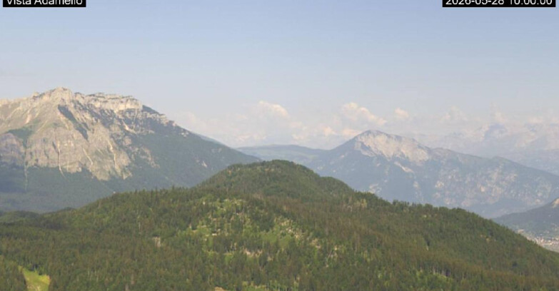 Webcam Lavarone Skigegiet - View on Ghiacciaio Adamello