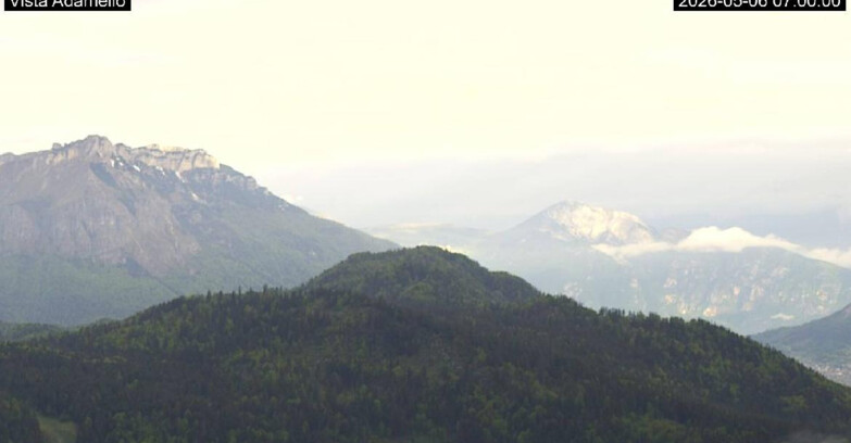Webcam Lavarone Skigegiet - View on Ghiacciaio Adamello
