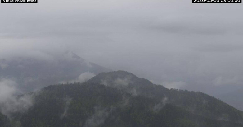 Webcam Lavarone Skigegiet - View on Ghiacciaio Adamello