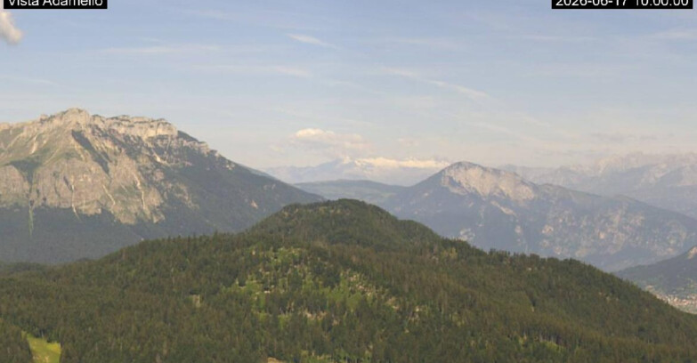 Webcam Lavarone Skigegiet - View on Ghiacciaio Adamello