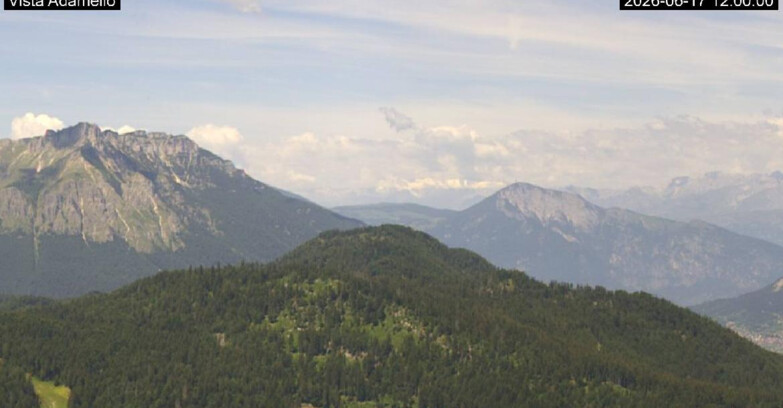 Webcam Lavarone Skigegiet - View on Ghiacciaio Adamello
