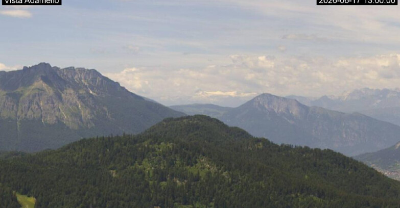Webcam Lavarone Skigegiet - View on Ghiacciaio Adamello