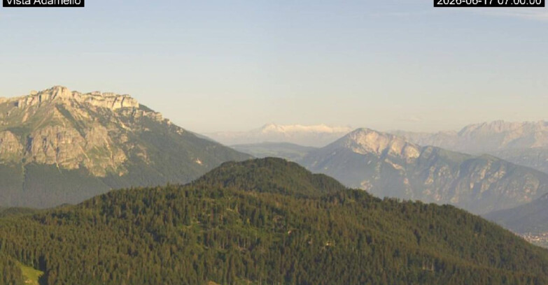 Webcam Lavarone Skigegiet - View on Ghiacciaio Adamello