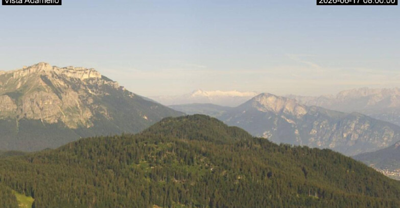 Webcam Lavarone Skigegiet - View on Ghiacciaio Adamello