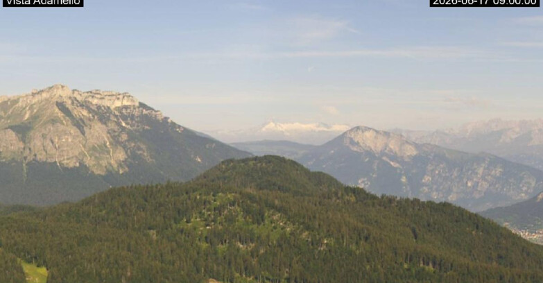 Webcam Lavarone Skigegiet - View on Ghiacciaio Adamello
