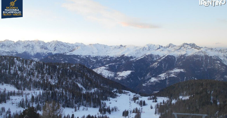 Webcam Ski area Campiglio Dolomiti di Brenta Val di Sole Val Rendena - Nuova Seggiovia Vigo