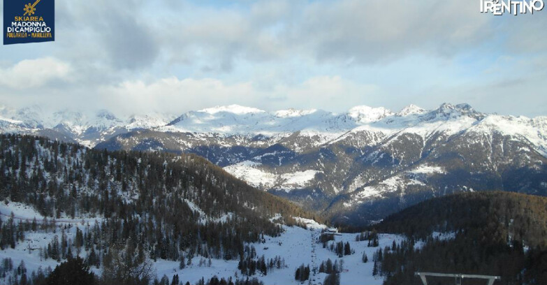 Webcam Folgarida-Marilleva  (Skiarea Campiglio Dolomiti di Brenta - Val di Sole Val Rendena) - Nuova Seggiovia Vigo