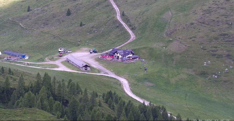 Webcam San Martino di Castrozza - Passo Rolle - Malga Tognola