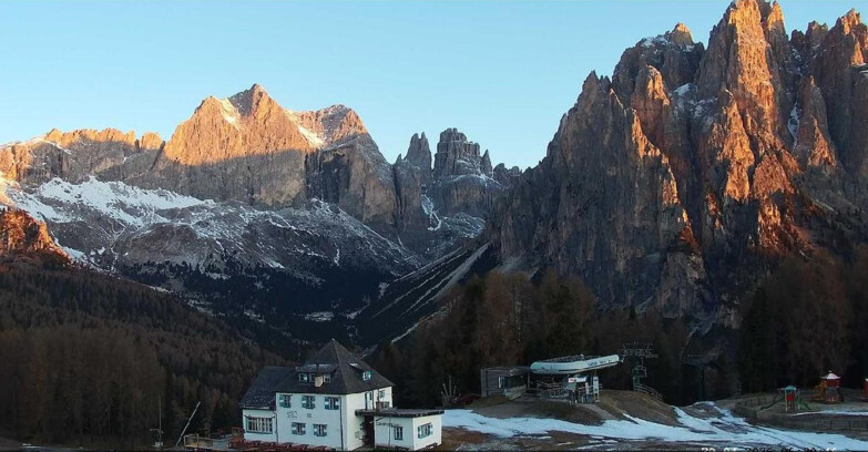 Webcam Виго-ди-Фасса-Пера-Чампедие  - Vigo - Torri del Vajolet