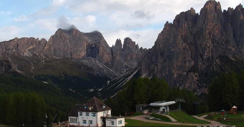 Webcam Vigo di Fassa-Pera-Ciampedìe - Vigo di Fassa - Torri del Vajolet