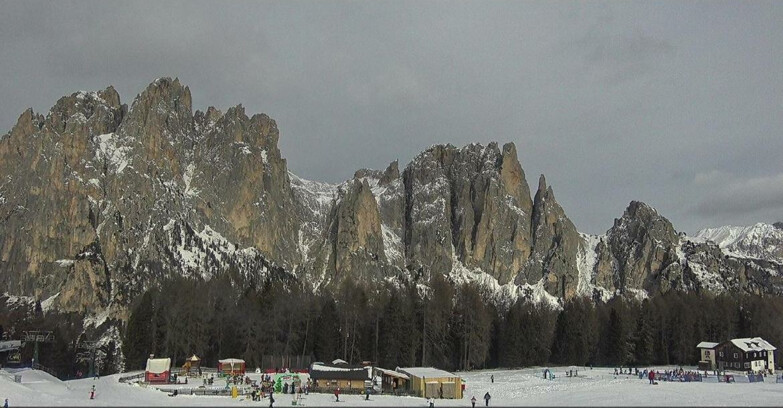 Webcam Vigo di Fassa-Pera-Ciampedie - Vigo - dirupi di Larsech