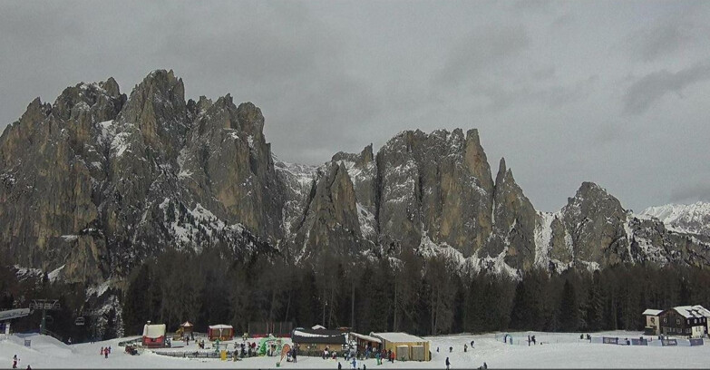 Webcam Vigo di Fassa-Pera-Ciampedie - Vigo - dirupi di Larsech