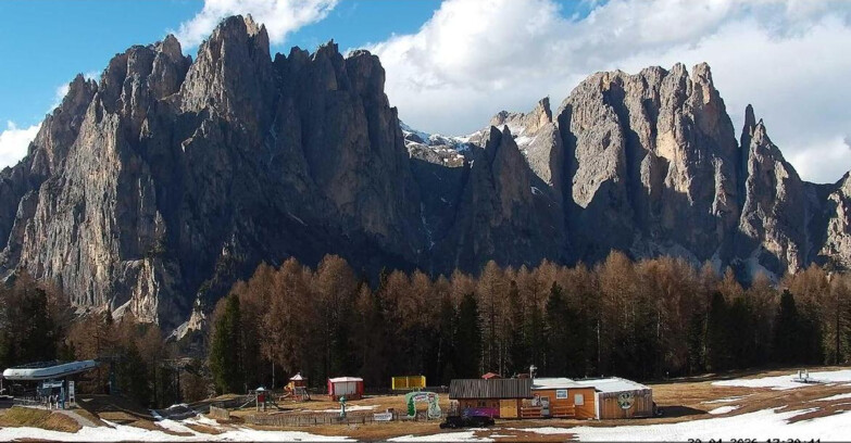 Webcam Vigo di Fassa-Pera-Ciampedie - Vigo - dirupi di Larsech