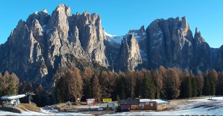 Webcam Vigo di Fassa-Pera-Ciampedie - Vigo - dirupi di Larsech