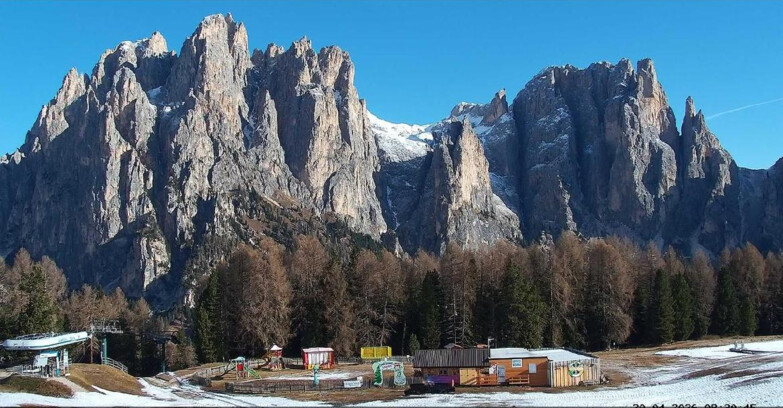 Webcam Vigo di Fassa-Pera-Ciampedie - Vigo - dirupi di Larsech