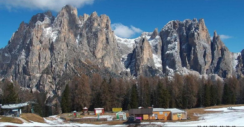 Webcam Vigo di Fassa-Pera-Ciampedìe - Vigo - dirupi di Larsech