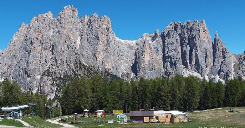 Webcam Vigo di Fassa-Pera-Ciampedie - Vigo - dirupi di Larsech