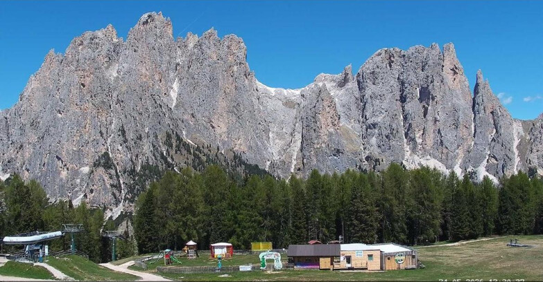 Webcam Vigo di Fassa-Pera-Ciampedie - Vigo - dirupi di Larsech