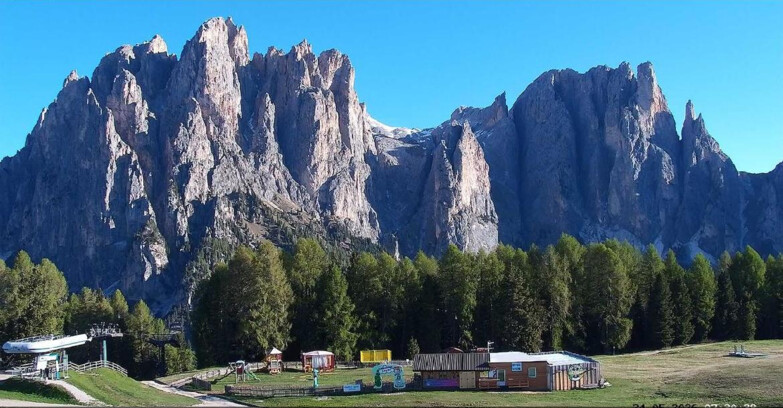 Webcam Vigo di Fassa-Pera-Ciampedie - Vigo - dirupi di Larsech