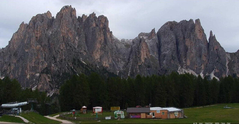 Webcam Vigo di Fassa-Pera-Ciampedìe - Vigo - dirupi di Larsech