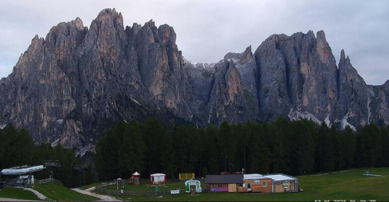 Webcam Vigo di Fassa-Pera-Ciampedìe - Vigo - dirupi di Larsech