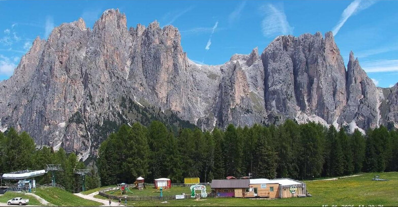 Webcam Vigo di Fassa-Pera-Ciampedie - Vigo - dirupi di Larsech