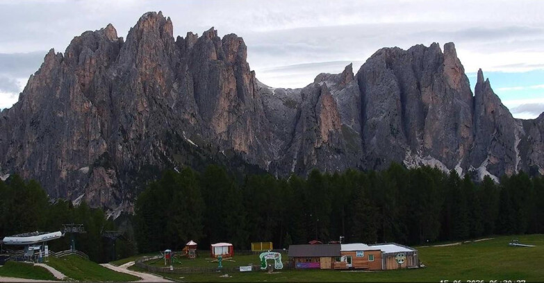 Webcam Vigo di Fassa-Pera-Ciampedie - Vigo - dirupi di Larsech