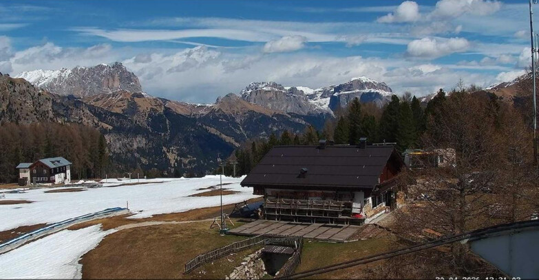 Webcam Vigo di Fassa-Pera-Ciampedie - Vigo - verso Sassolungo e Pordoi
