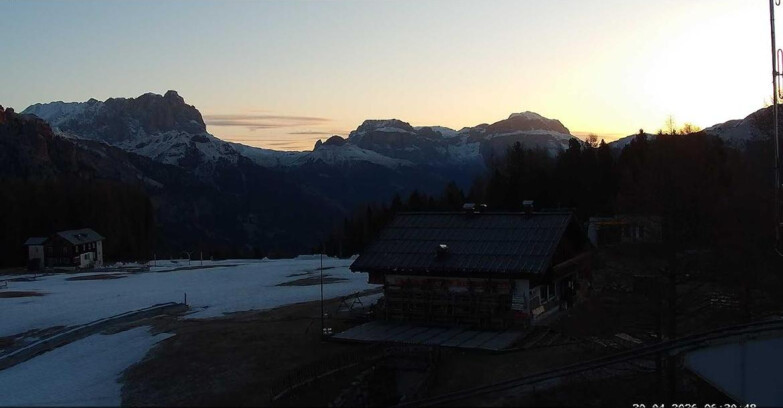 Webcam Vigo di Fassa-Pera-Ciampedie - Vigo - verso Sassolungo e Pordoi